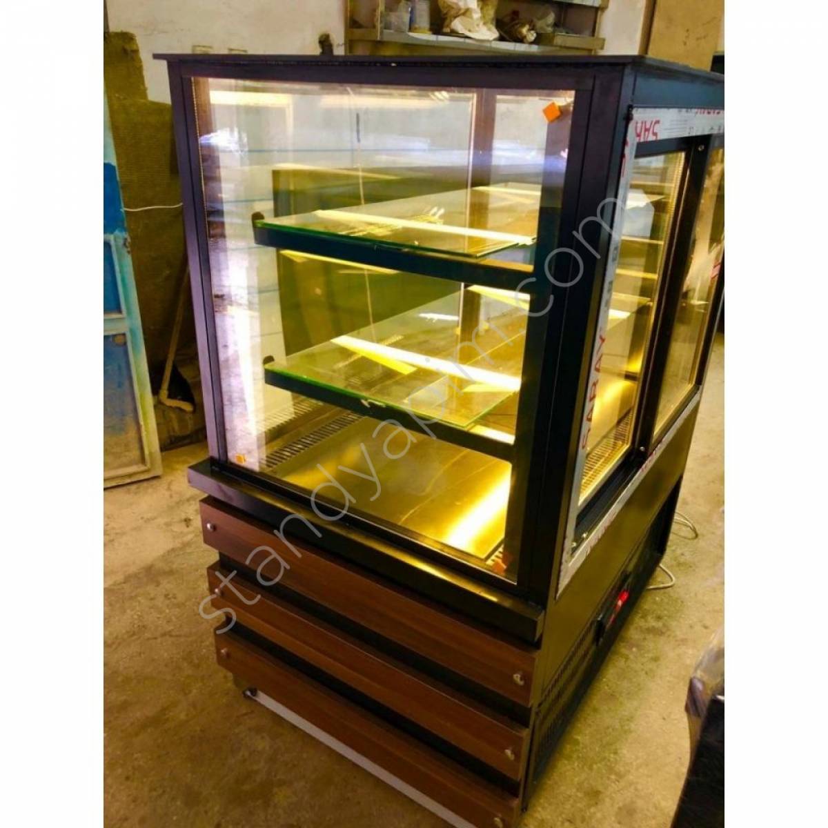 Mobilya Dekorlu Pasta Teşhir Dolabı En Uygun Fiyatlarla